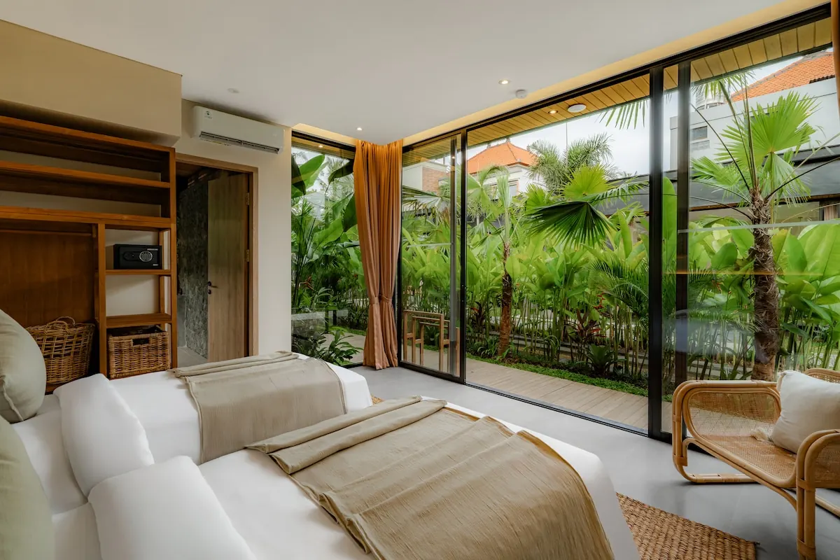 5 BR Rice-Field Infinity-Pool Villa Ubud — 5BR Villa Rental in Ubud — image 14