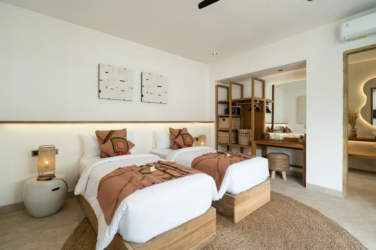 6 BR Tropical-Modern Infinity-Pool Villa Ubud — 6BR Villa Rental in Ubud — image 18