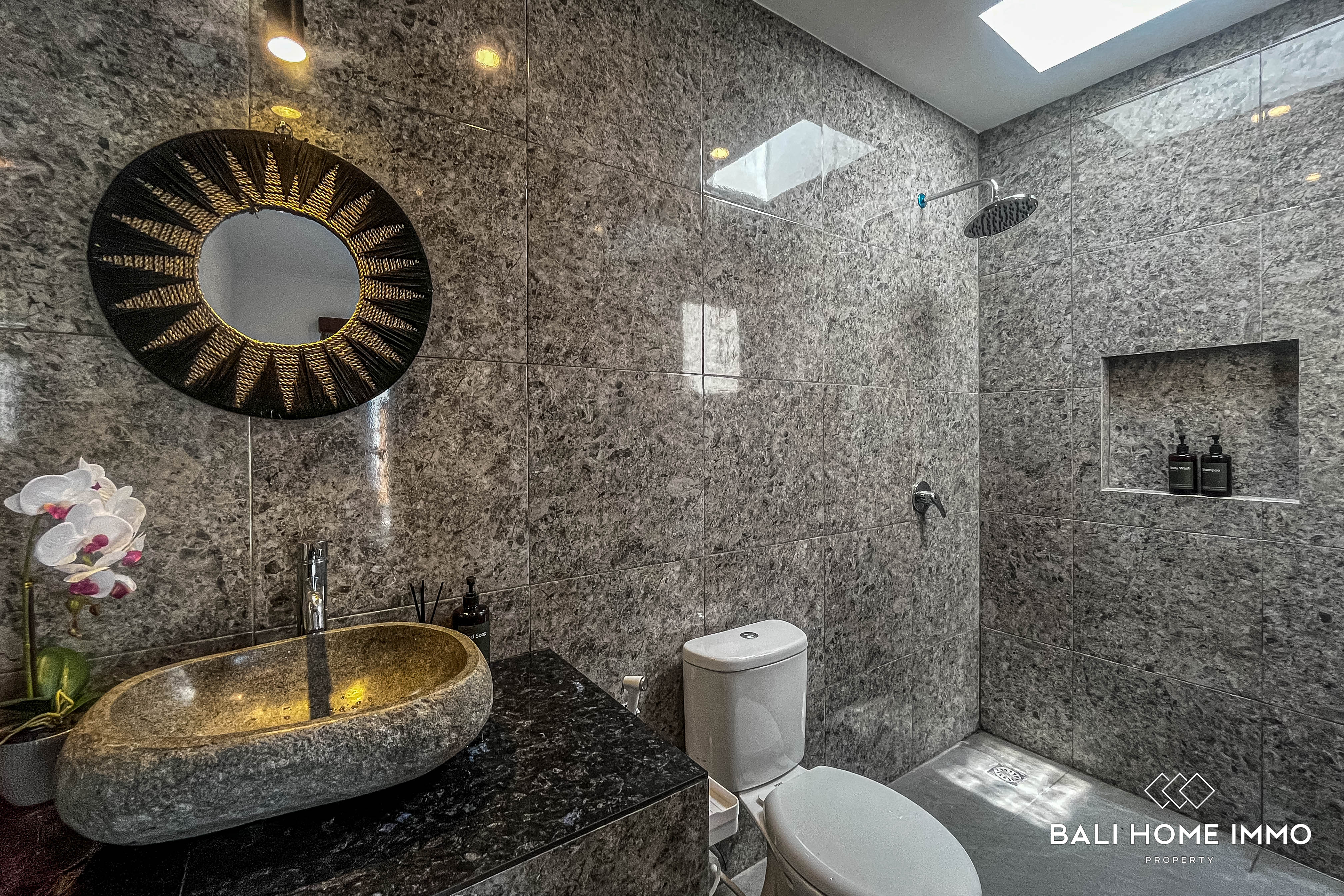 BRAND NEW 2 BEDROOMS VILLA FOR YEARLY RENTAL IN NUSA DUA KUTUH — image 10