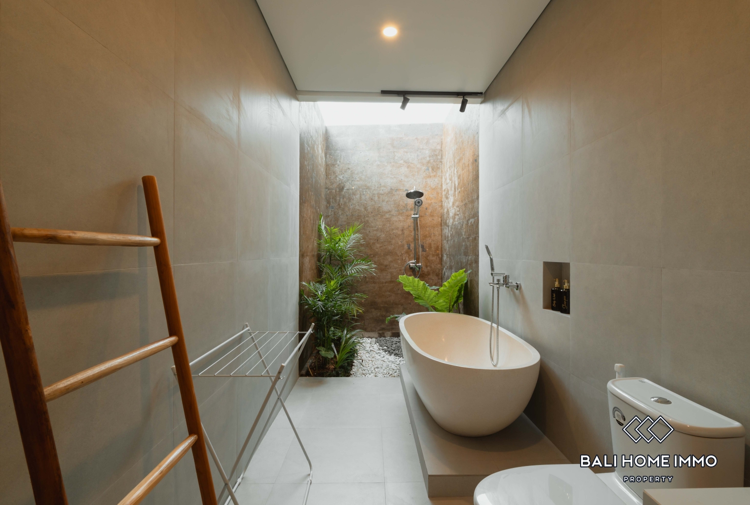 Brand New 3 Bedroom Family Villa For Rent In Canggu Residential Side — image 16