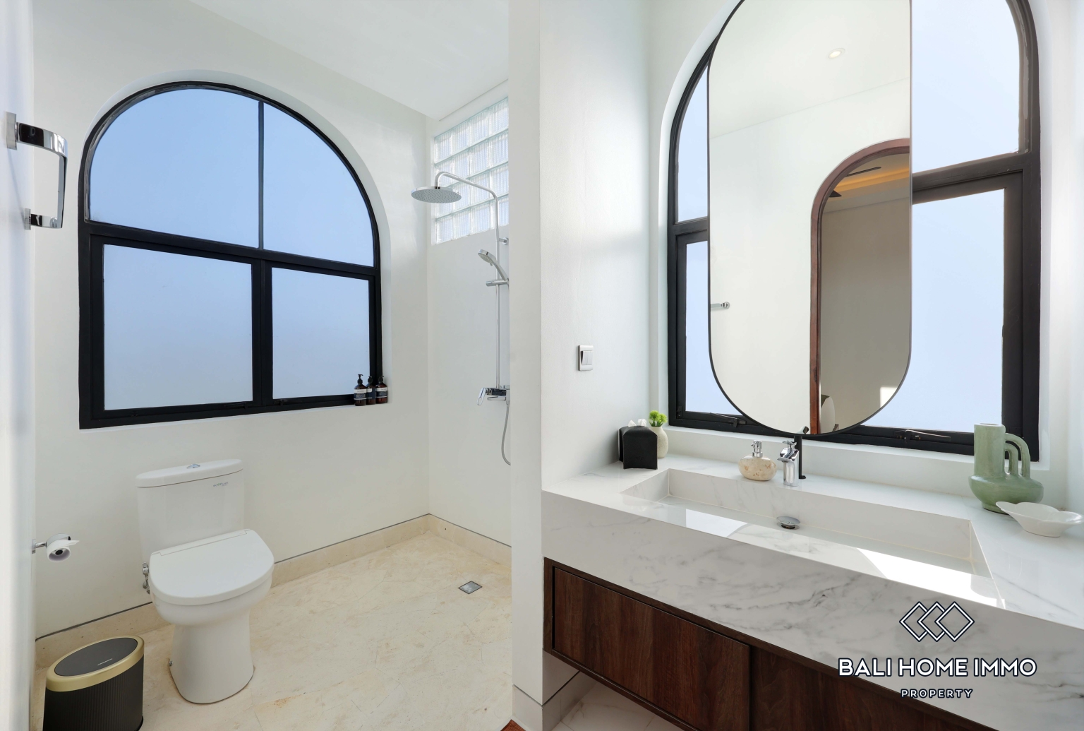 Brand New 3 Bedroom Modern Family Villa for Rent in Canggu Residential Side — image 18