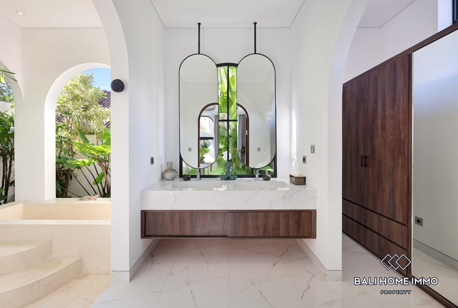 Brand New 3 Bedroom Modern Family Villa for Rent in Canggu Residential Side — image 16