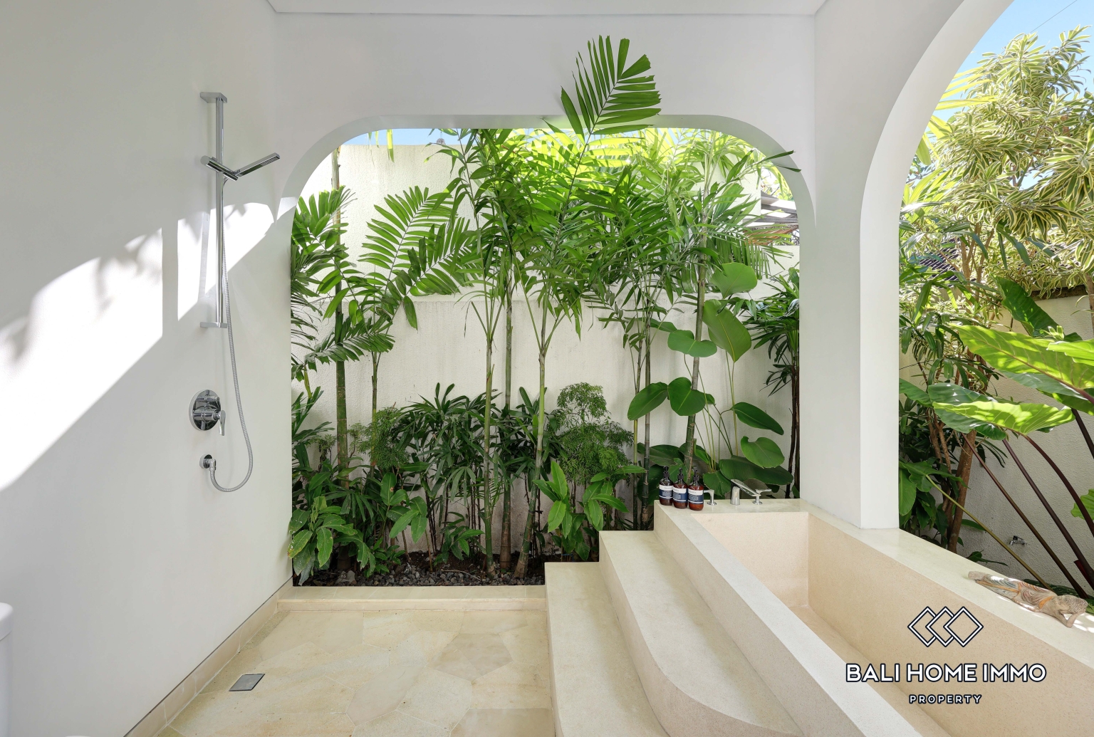 Brand New 3 Bedroom Modern Family Villa for Rent in Canggu Residential Side — image 19
