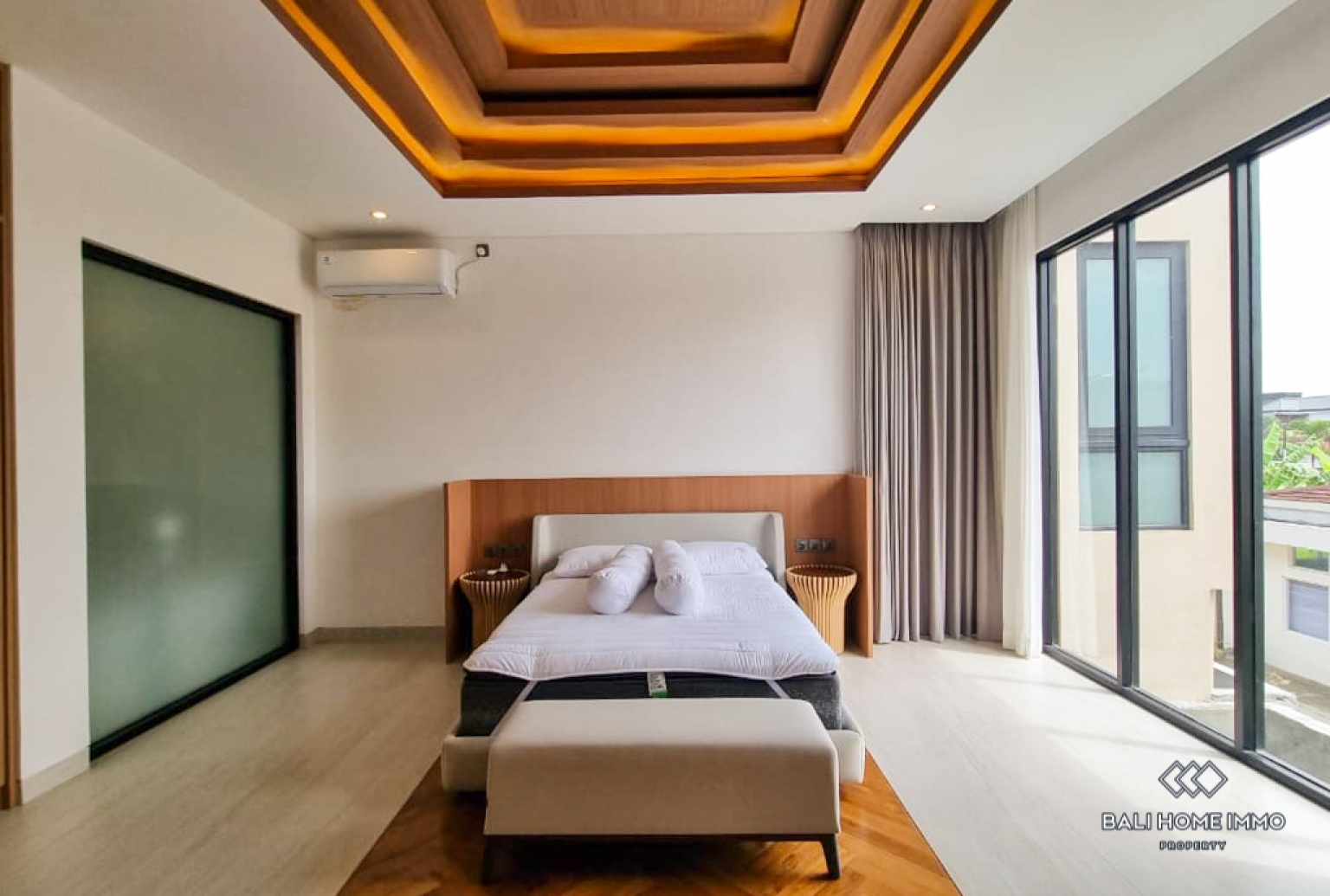 Brand New 3 Bedroom Villa for Yearly Rental in Bali Kerobokan — image 13