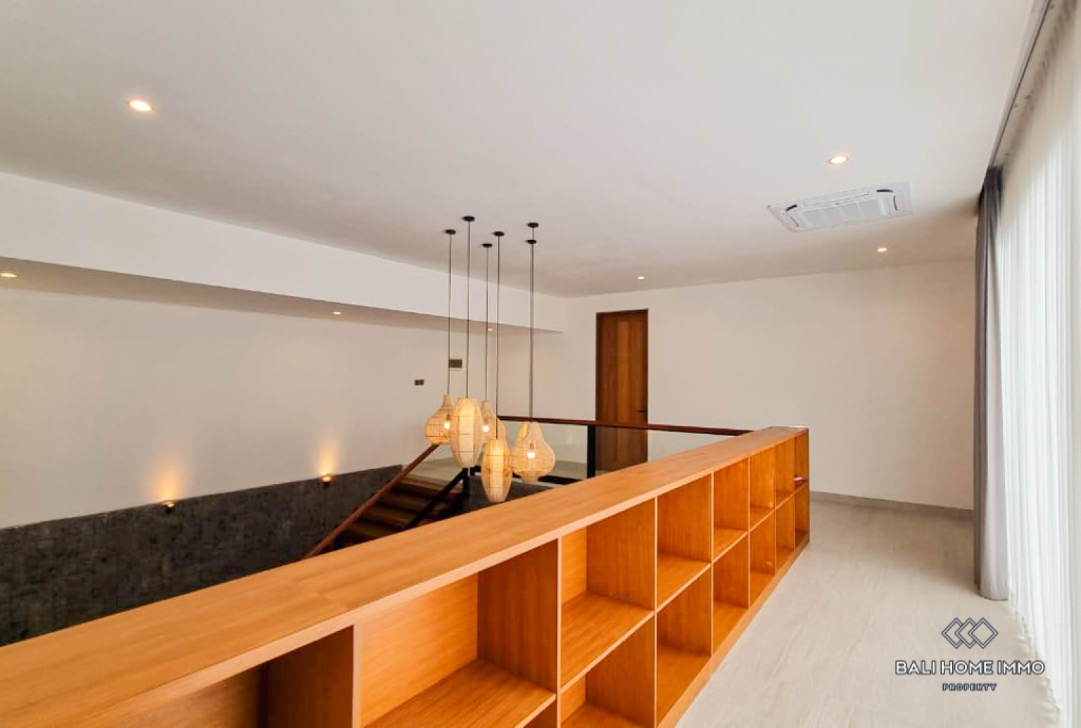 Brand New 3 Bedroom Villa for Yearly Rental in Bali Kerobokan — image 10