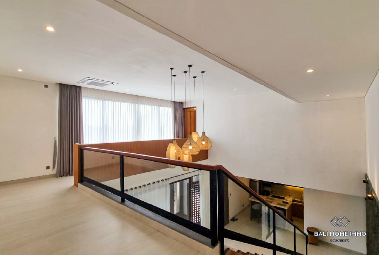 Brand New 3 Bedroom Villa for Yearly Rental in Bali Kerobokan — image 9