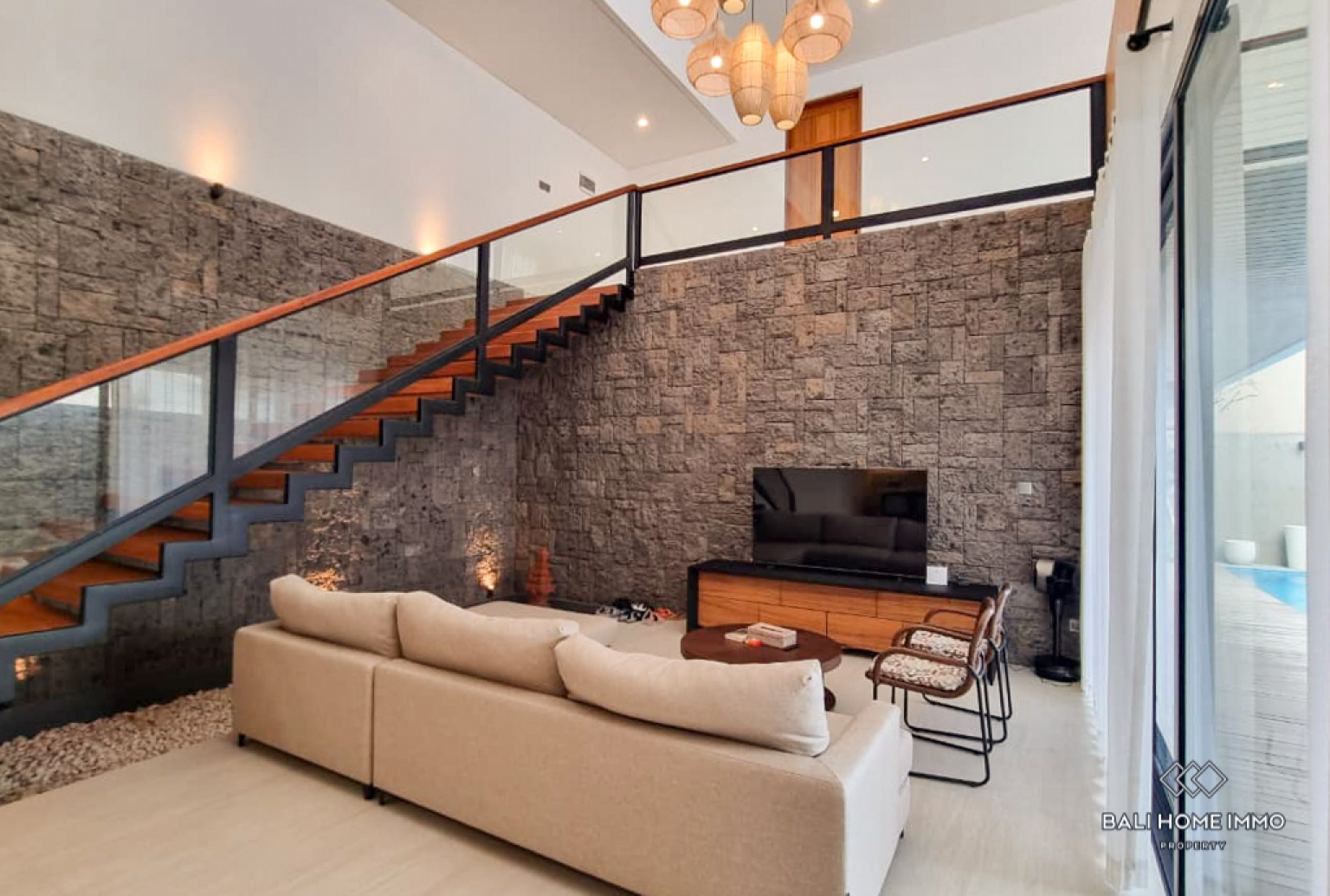 Brand New 3 Bedroom Villa for Yearly Rental in Bali Kerobokan — image 3