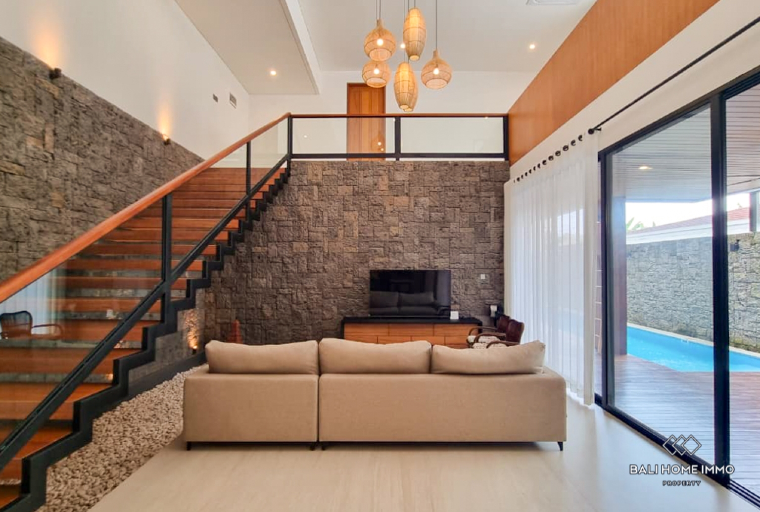 Brand New 3 Bedroom Villa for Yearly Rental in Bali Kerobokan — image 2
