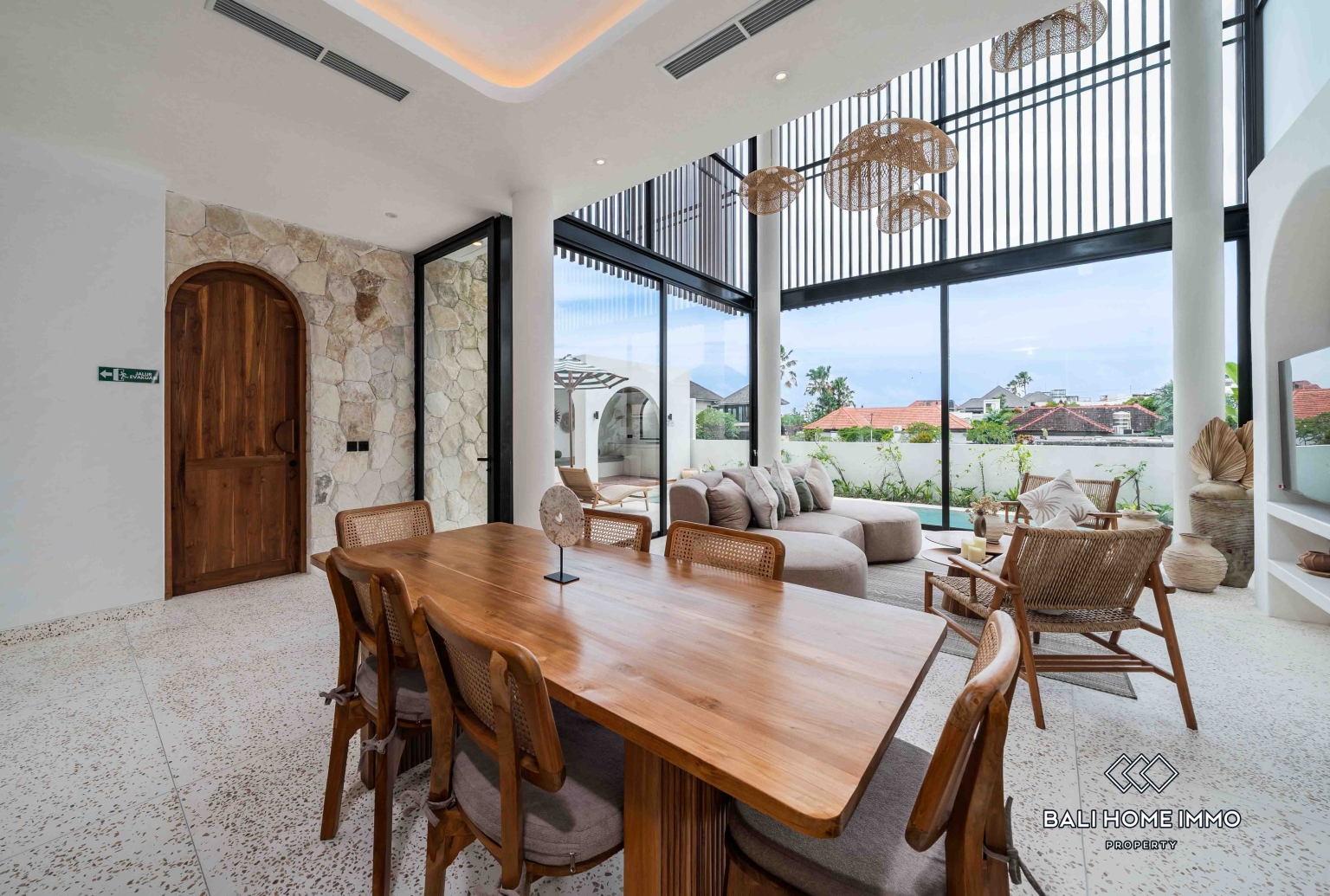 Brand new 3 Bedroom Villa with ricefield view for rent in Berawa — image 7