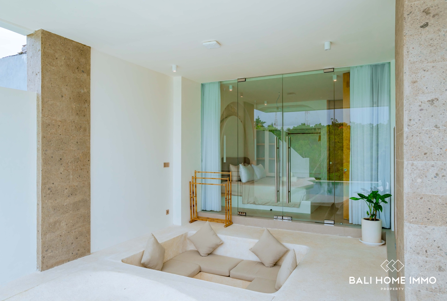 BRAND NEW 3 BEDROOMS VILLA FOR MONTHLY RENTAL IN BALI - PANDAWA — image 4