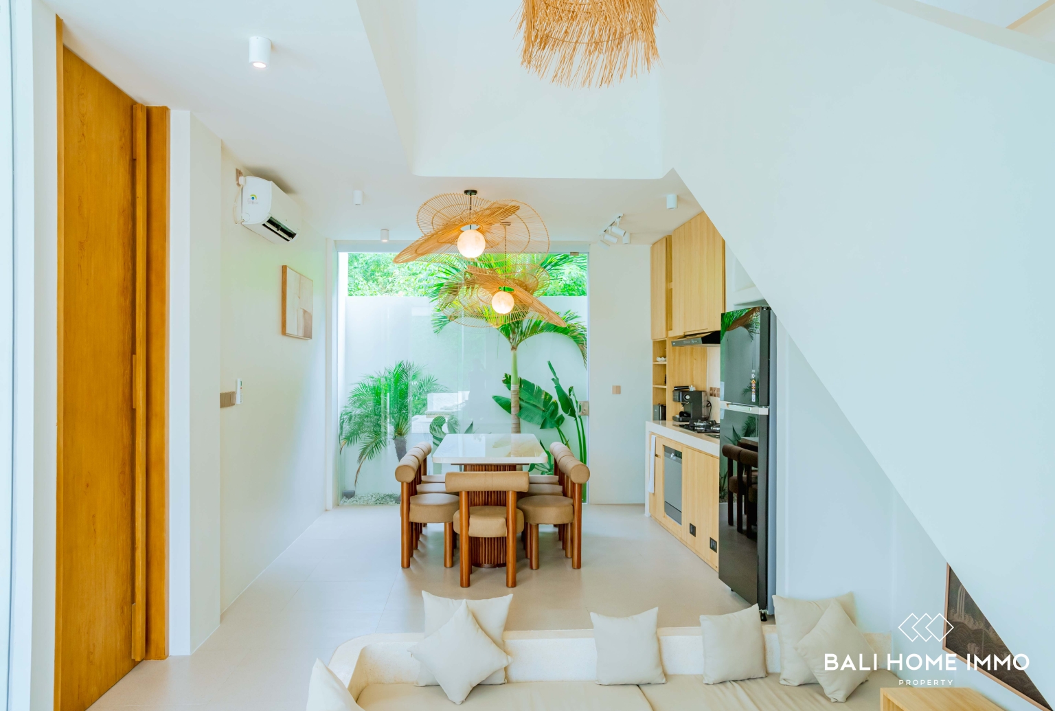BRAND NEW 3 BEDROOMS VILLA FOR MONTHLY RENTAL IN BALI - PANDAWA — image 8
