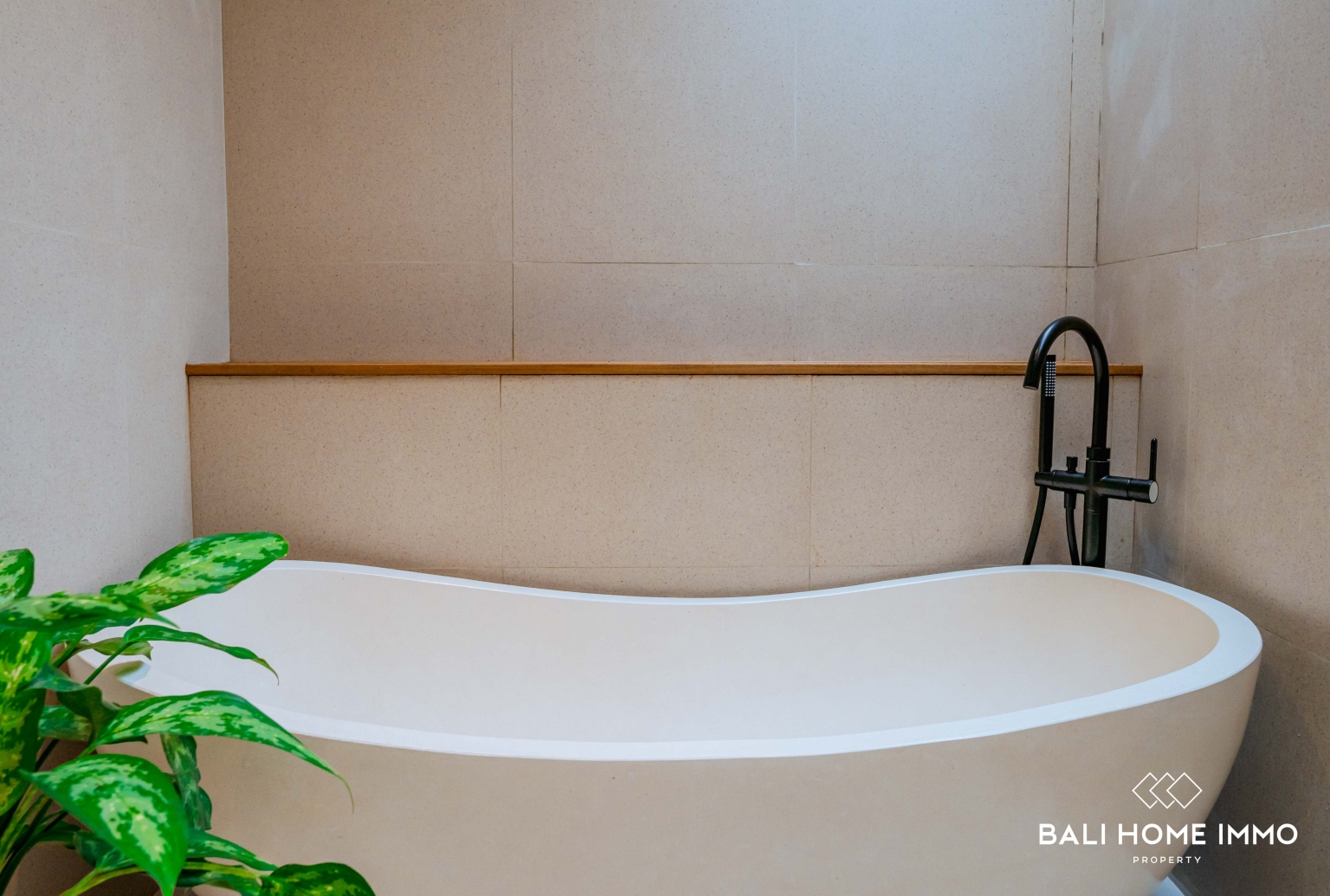 BRAND NEW 3 BEDROOMS VILLA FOR MONTHLY RENTAL IN BALI - PANDAWA — image 18