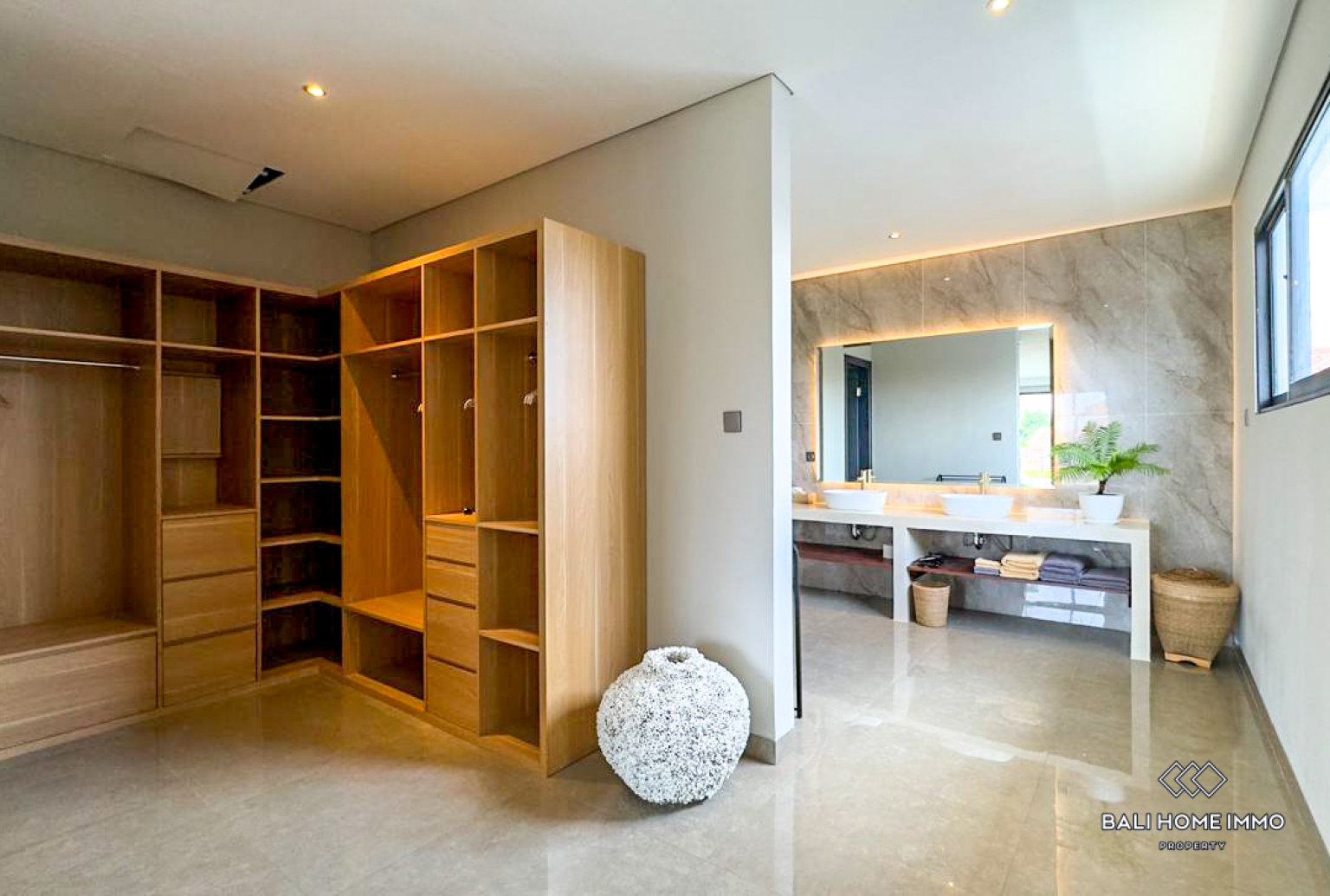 Brand new 3 Bedrooms villa for rentals in Bali Seminyak residential side — image 19