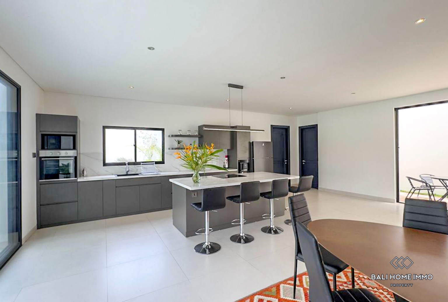 Brand new 3 Bedrooms villa for rentals in Bali Seminyak residential side — image 7