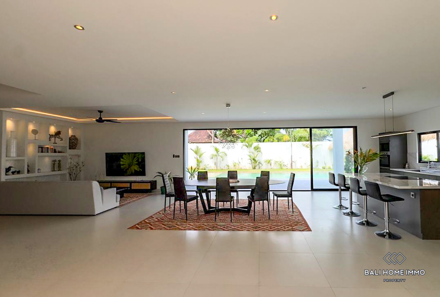 Brand new 3 Bedrooms villa for rentals in Bali Seminyak residential side — image 3