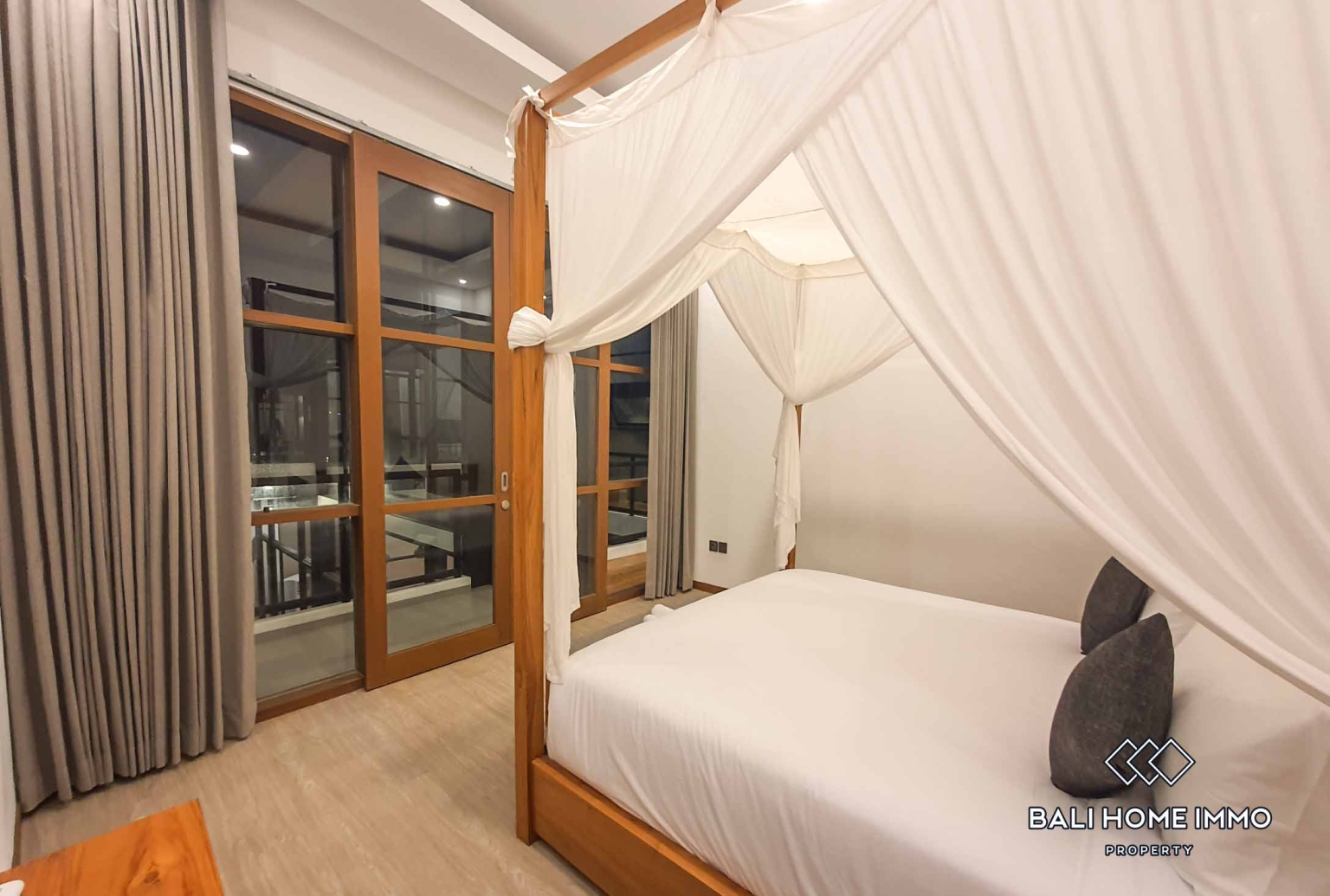 Brand New 4 Bedroom Modern Villa for Rent in Canggu Berawa — image 10