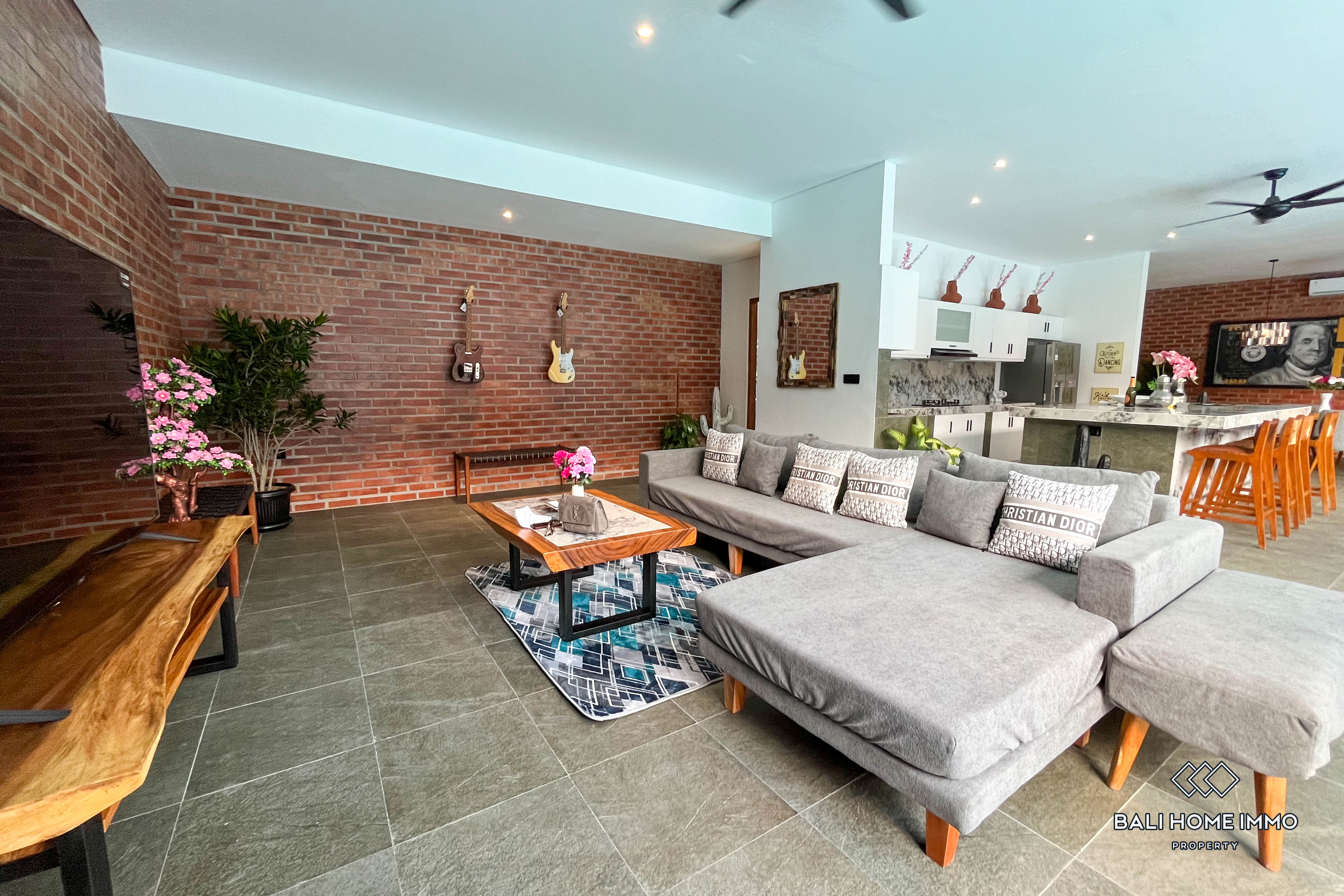 Brand New 4 Bedroom Villa for Rent in Kerobokan — image 3