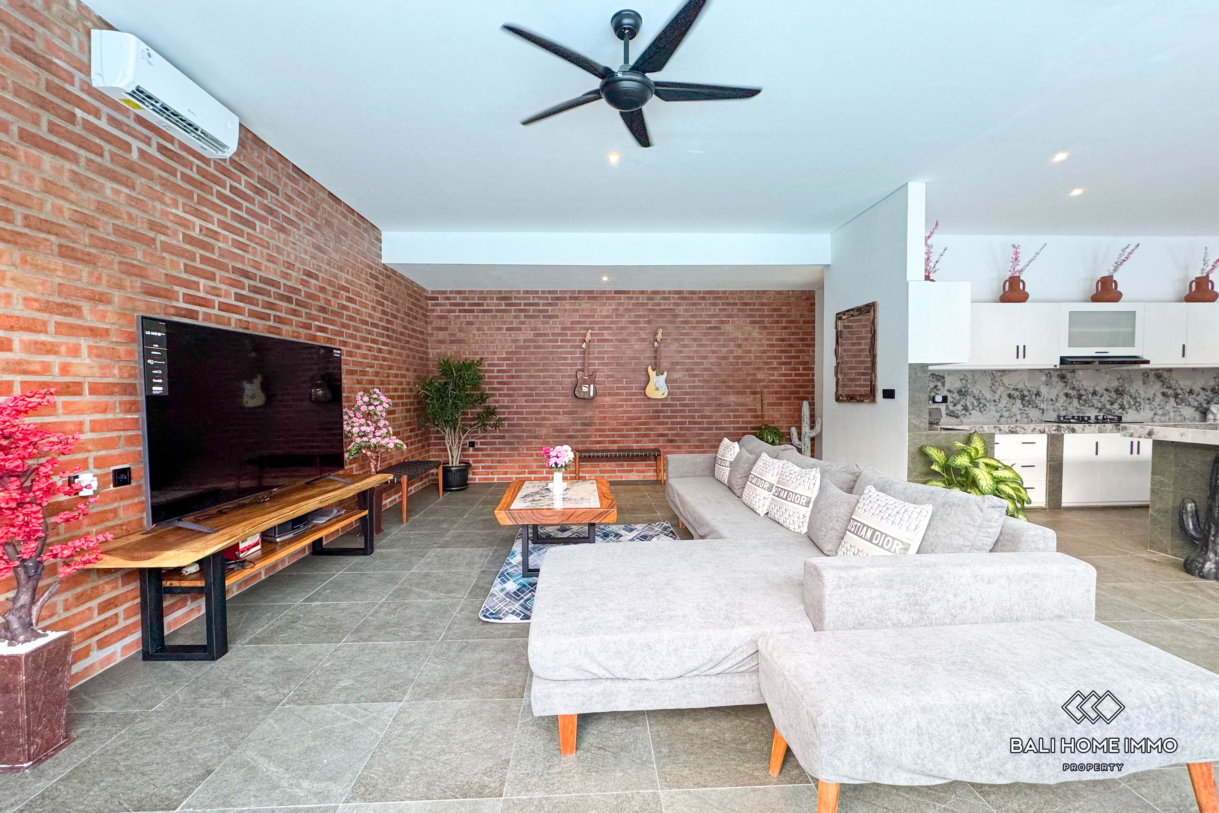 Brand New 4 Bedroom Villa for Rent in Kerobokan — image 6