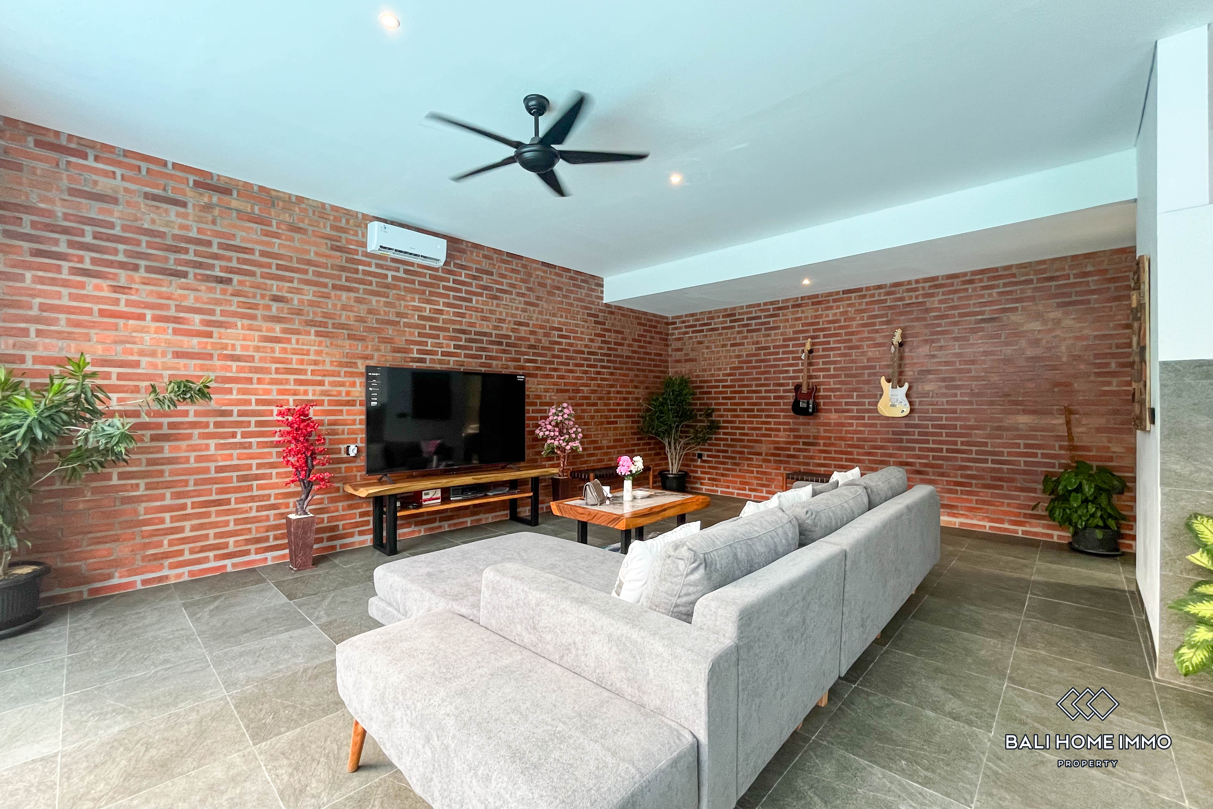Brand New 4 Bedroom Villa for Rent in Kerobokan — image 4