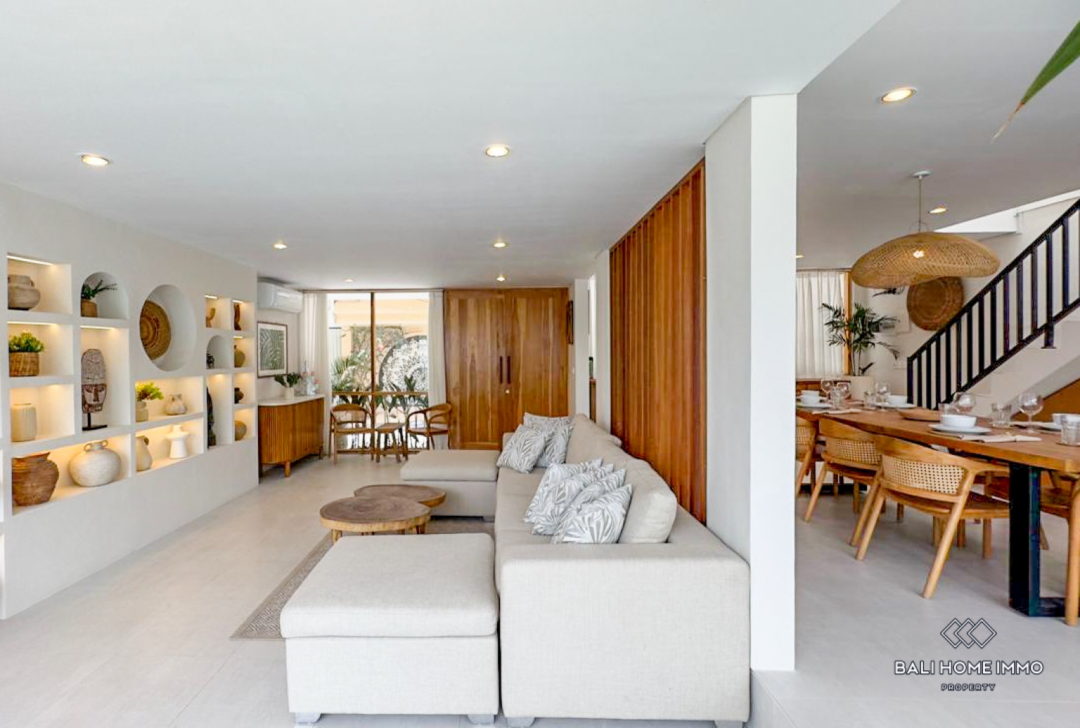 Brand new 4 bedrooms villa for rent in Bali - Canggu residential side — image 3