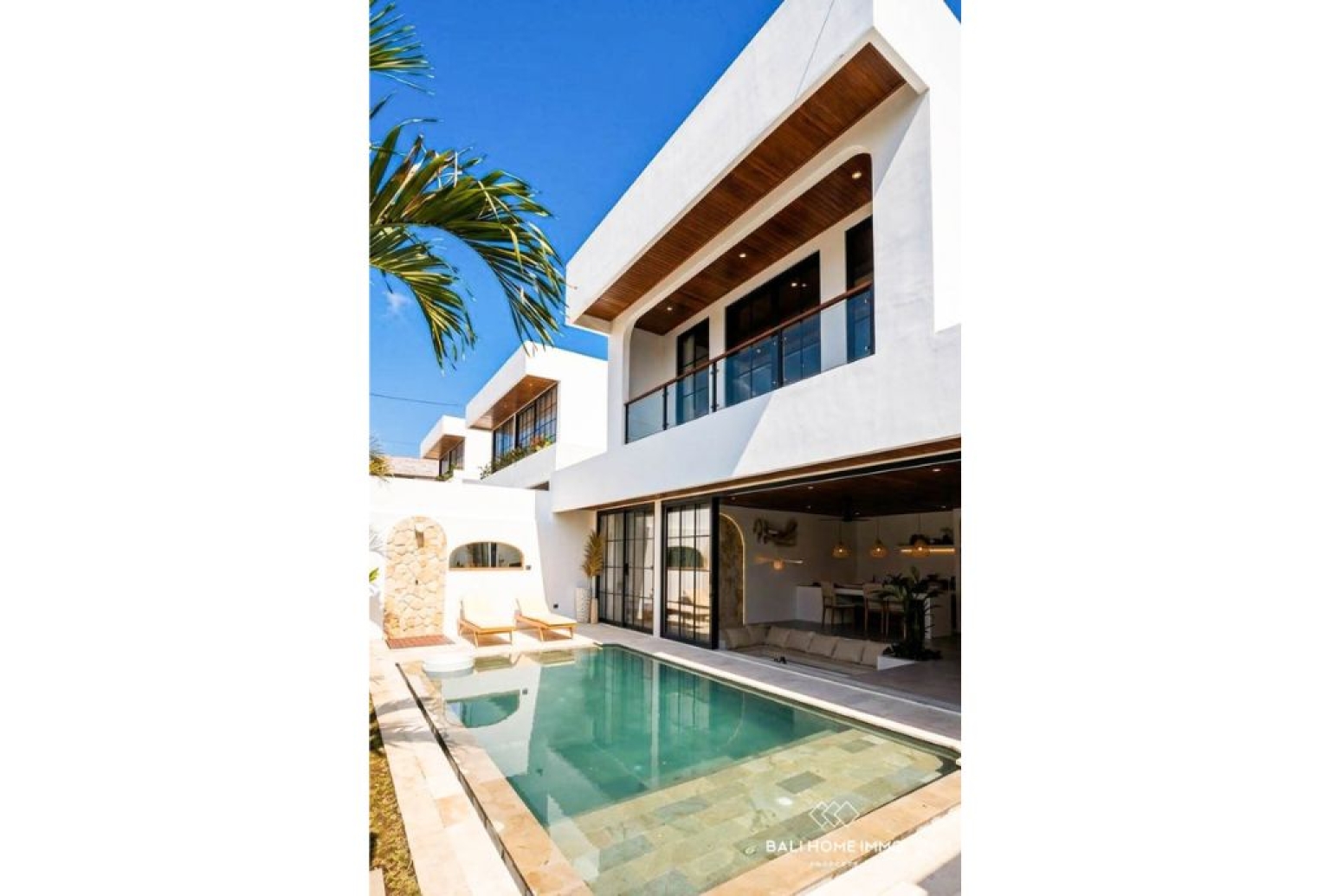 Brand New Tropical 3 Bedroom Villa For Rent in Pererenan — image 1