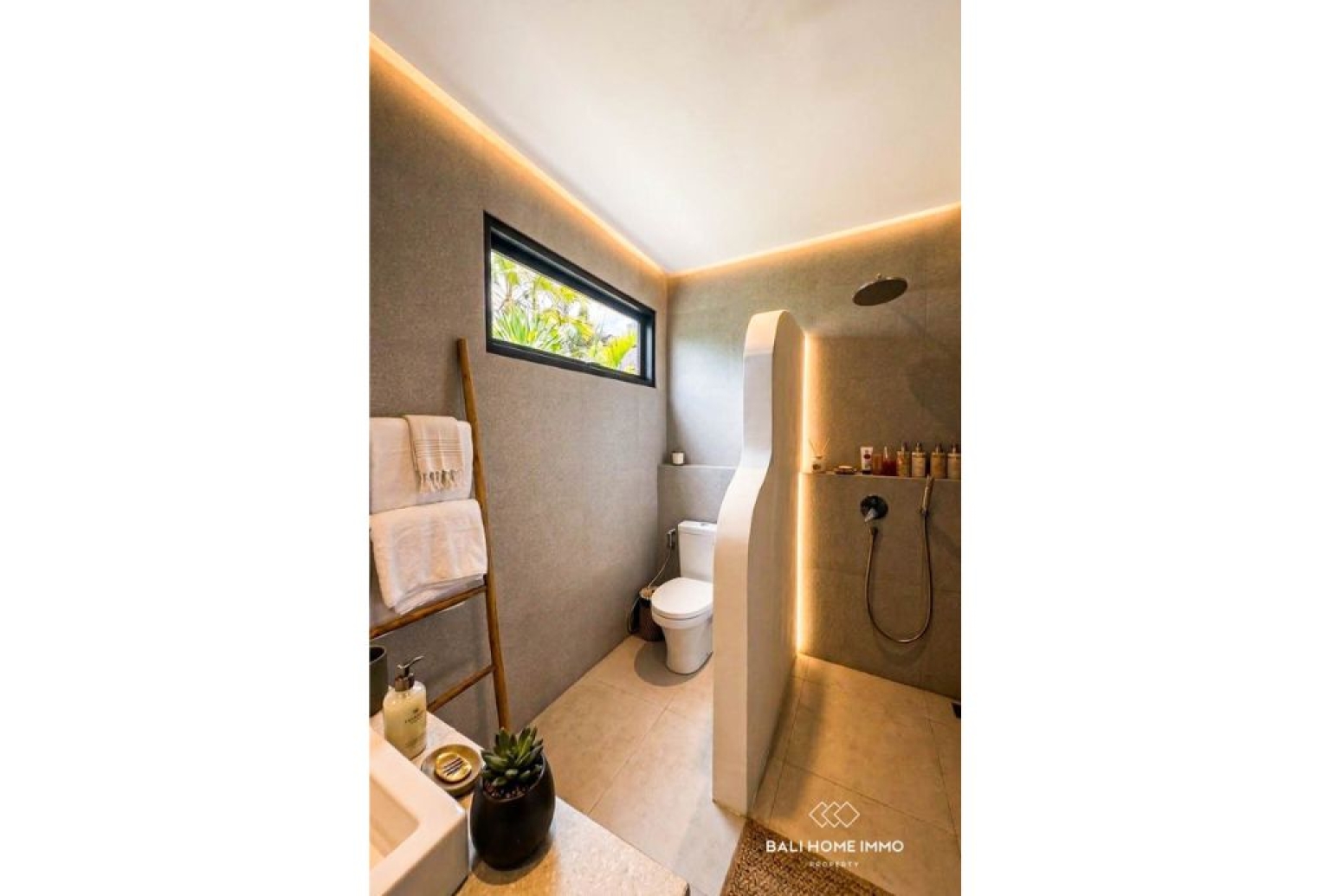 Brand New Tropical 3 Bedroom Villa For Rent in Pererenan — image 8