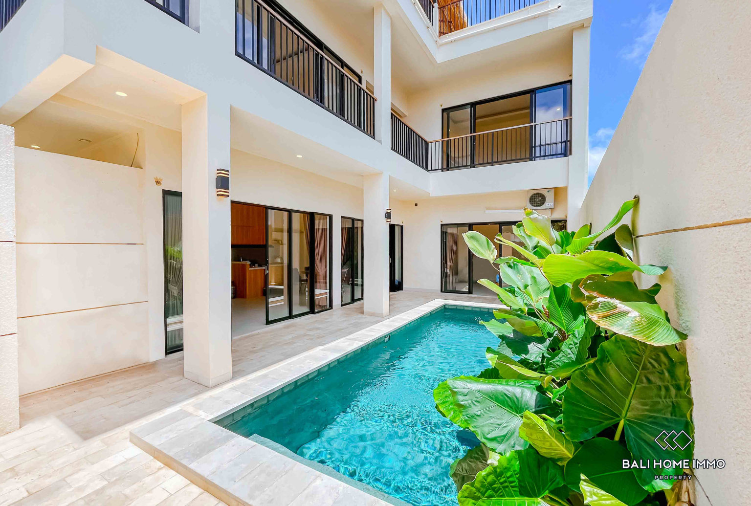 BRAND NEW WITH OCEAN VIEW 3 BEDROOMS VILLA FOR YEARLY RENTAL IN BALI - UNGASAN