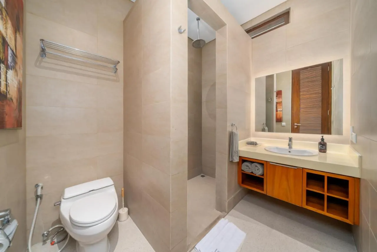 7 BR Tropical Garden Pavilion Villa Canggu — 7BR Villa Rental in Canggu — image 18