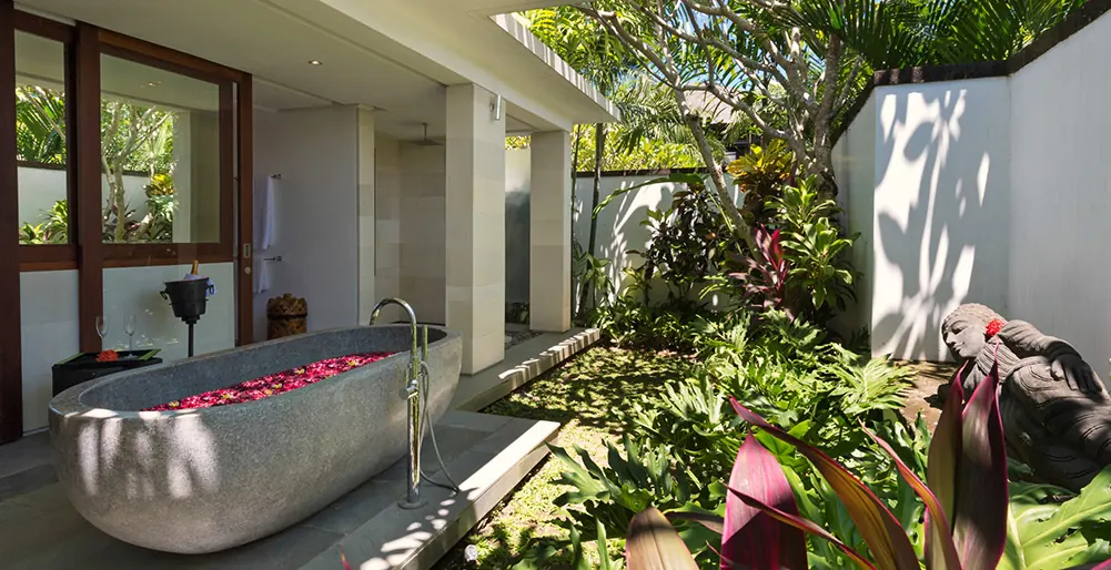 9 BR Contemporary Tropical Garden Estate Canggu — 9BR Estate Rental in Canggu — image 14