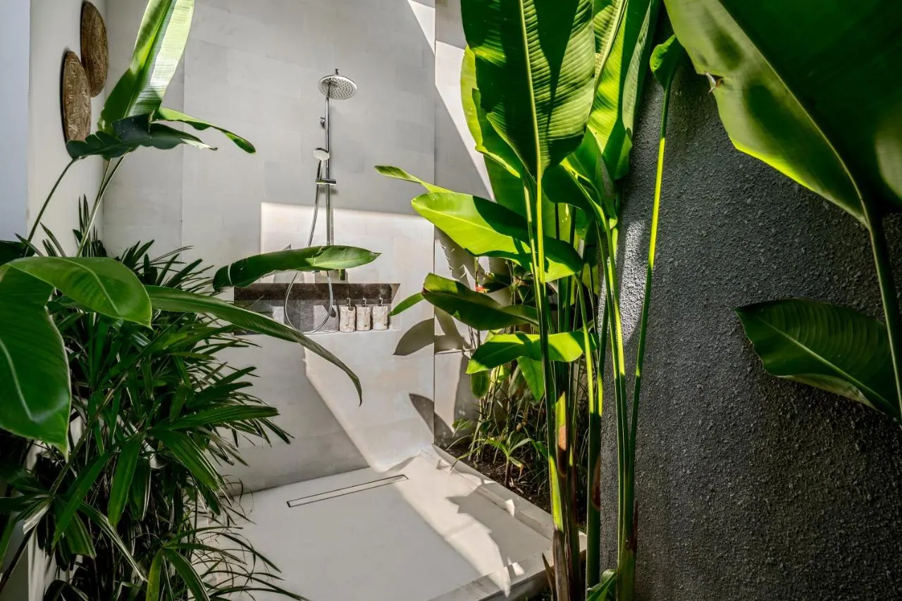 6 BR Rice-Field Wellness Retreat Ubud — 6BR Villa Rental in Ubud — image 12