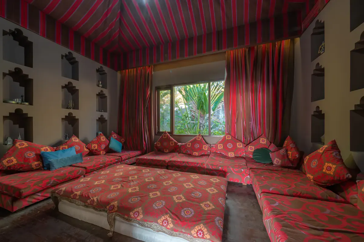 8 BR Infinity-Pool Cinema Estate Uluwatu — 8BR Estate Rental in Uluwatu — image 18