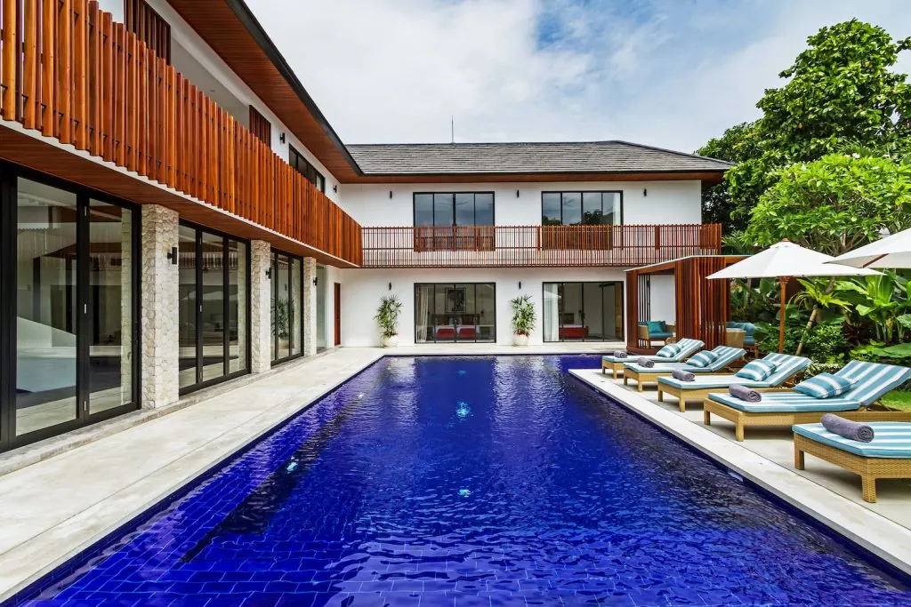 6 BR Tropical-Modern Garden Villa Seminyak — 6BR Villa Rental in Seminyak — image 3