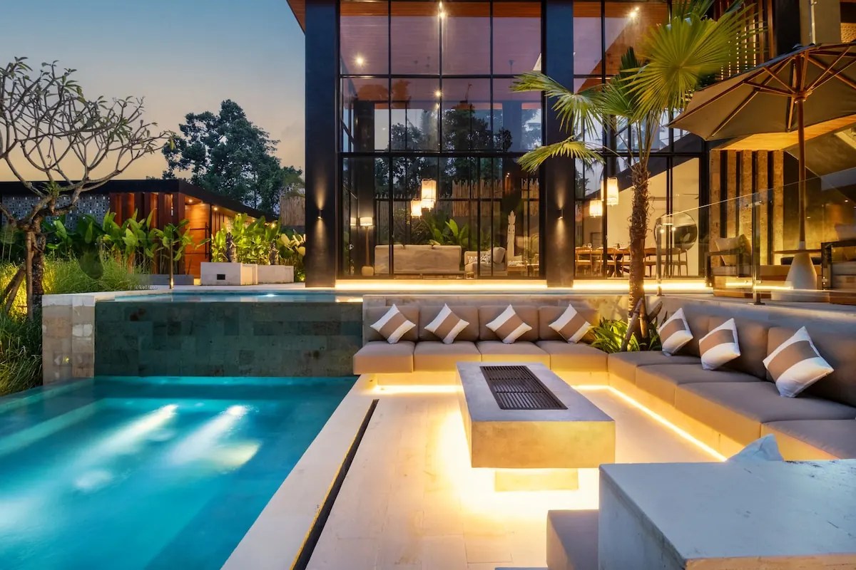 6 BR Tropical-Modern Glass Villa Ubud — 6BR Villa Rental in Ubud — image 2