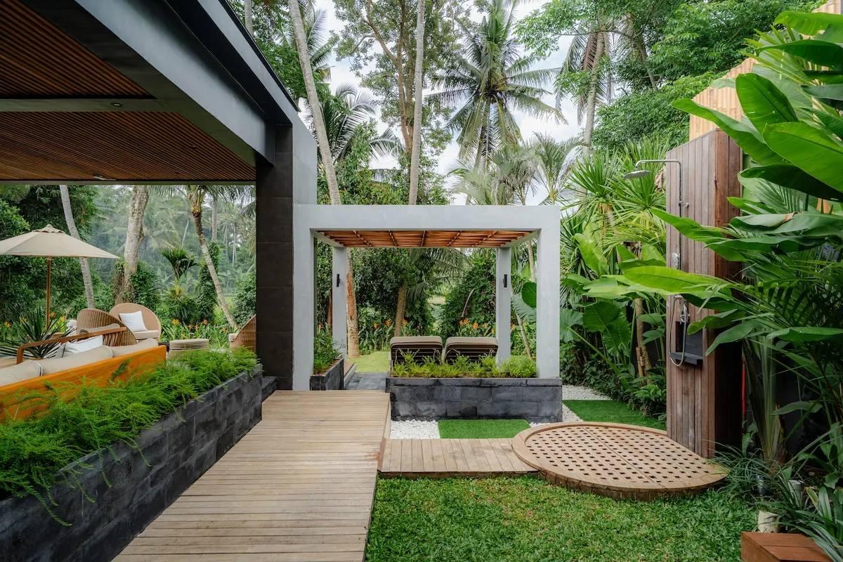 5 BR Rice-Field Infinity-Pool Villa Ubud — 5BR Villa Rental in Ubud — image 11