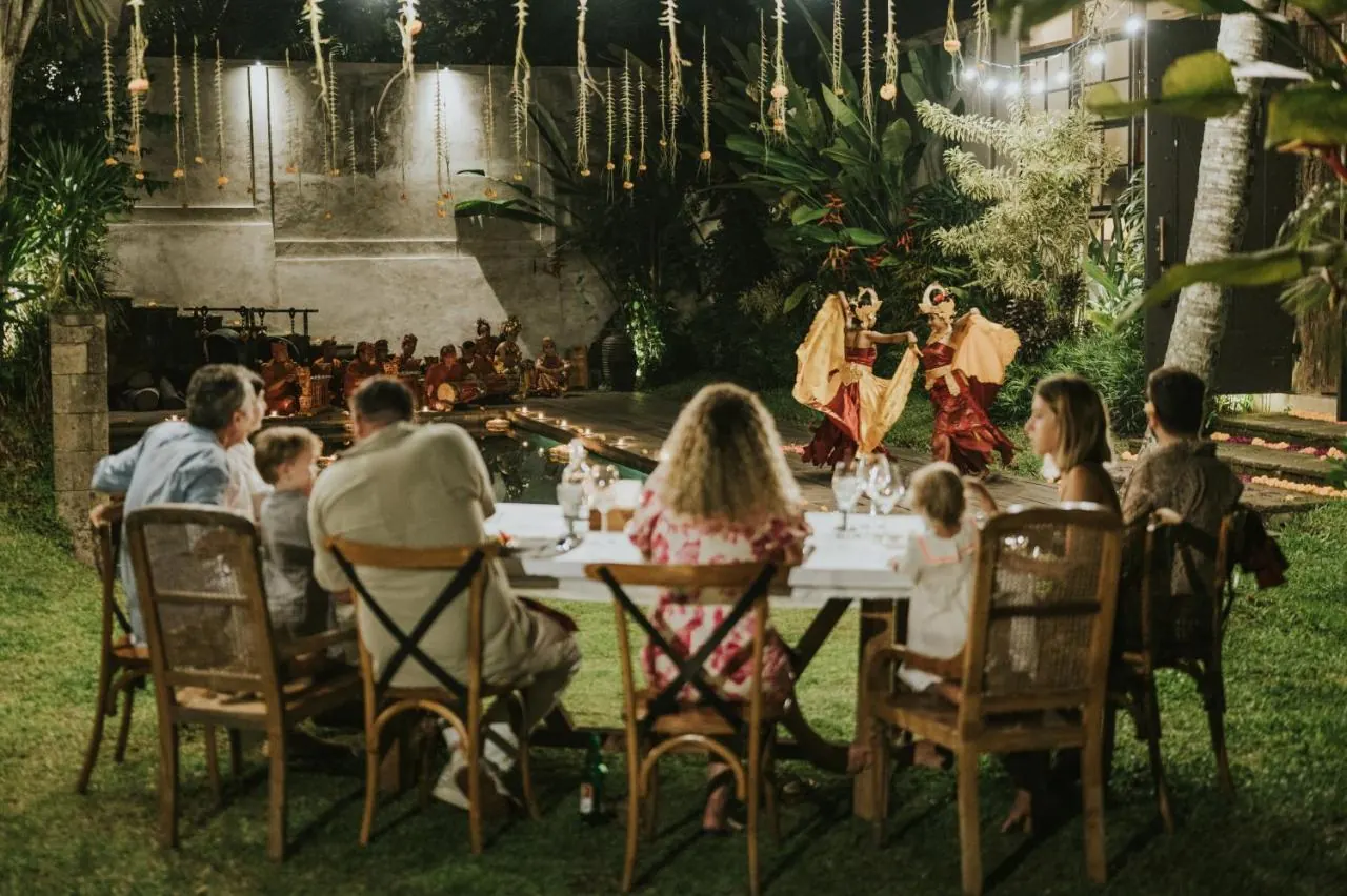 5 BR Rice-Field Garden Retreat Ubud — 5BR Villa Rental in Ubud — image 6