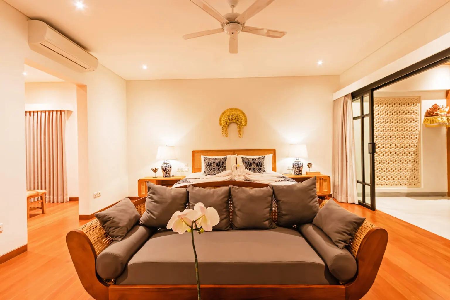 6 BR Architect-Designed Tropical Garden Villa Canggu — 6BR Villa Rental in Canggu — image 6