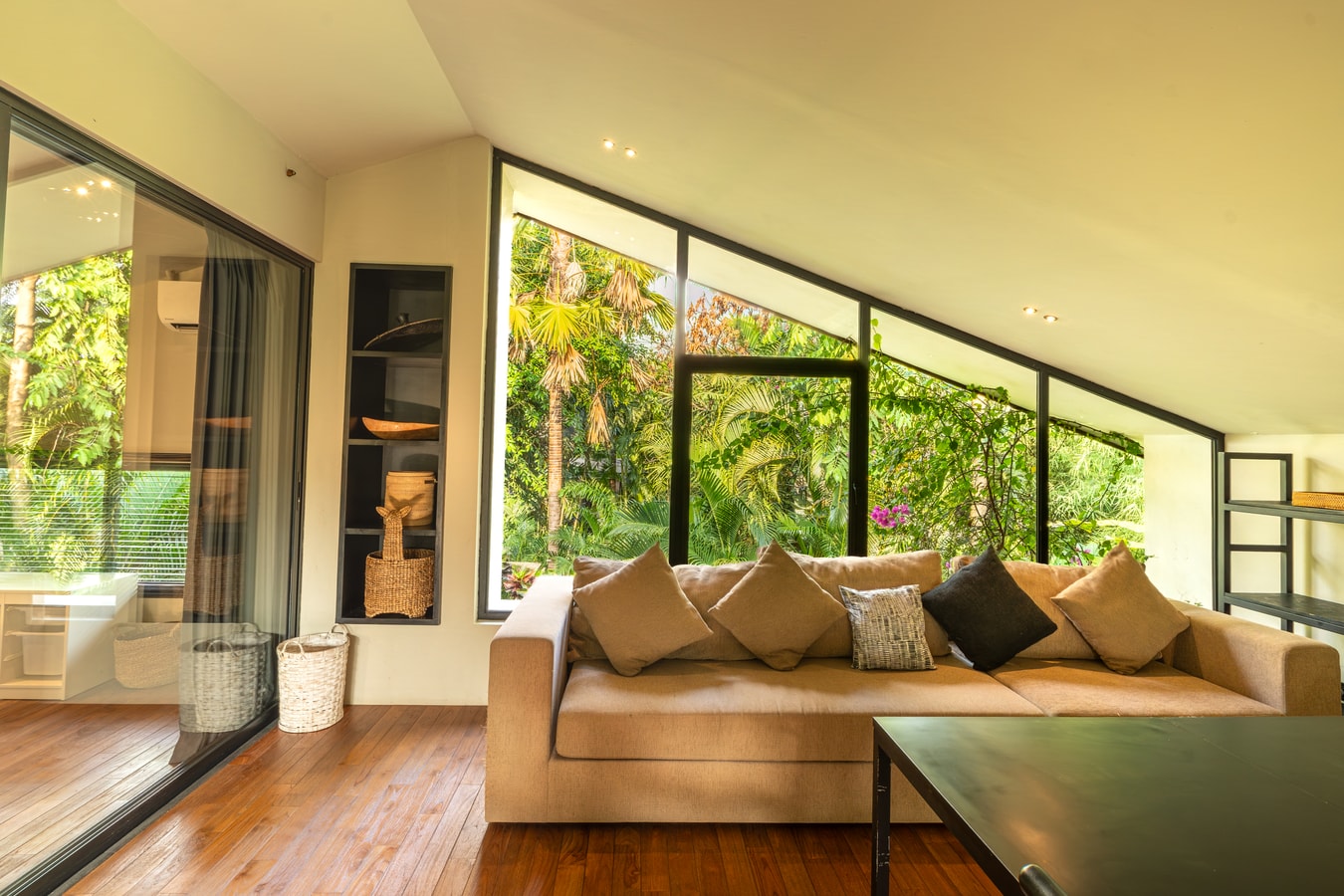 2BR Pererenan Outdoor Bathtub Villa | Near Beaches in Pererenan, Bali — image 3