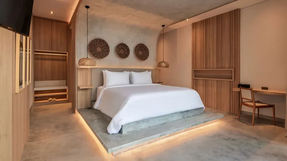 6 BR Contemporary Courtyard Villa Canggu — 6BR Villa Rental in Canggu — image 5