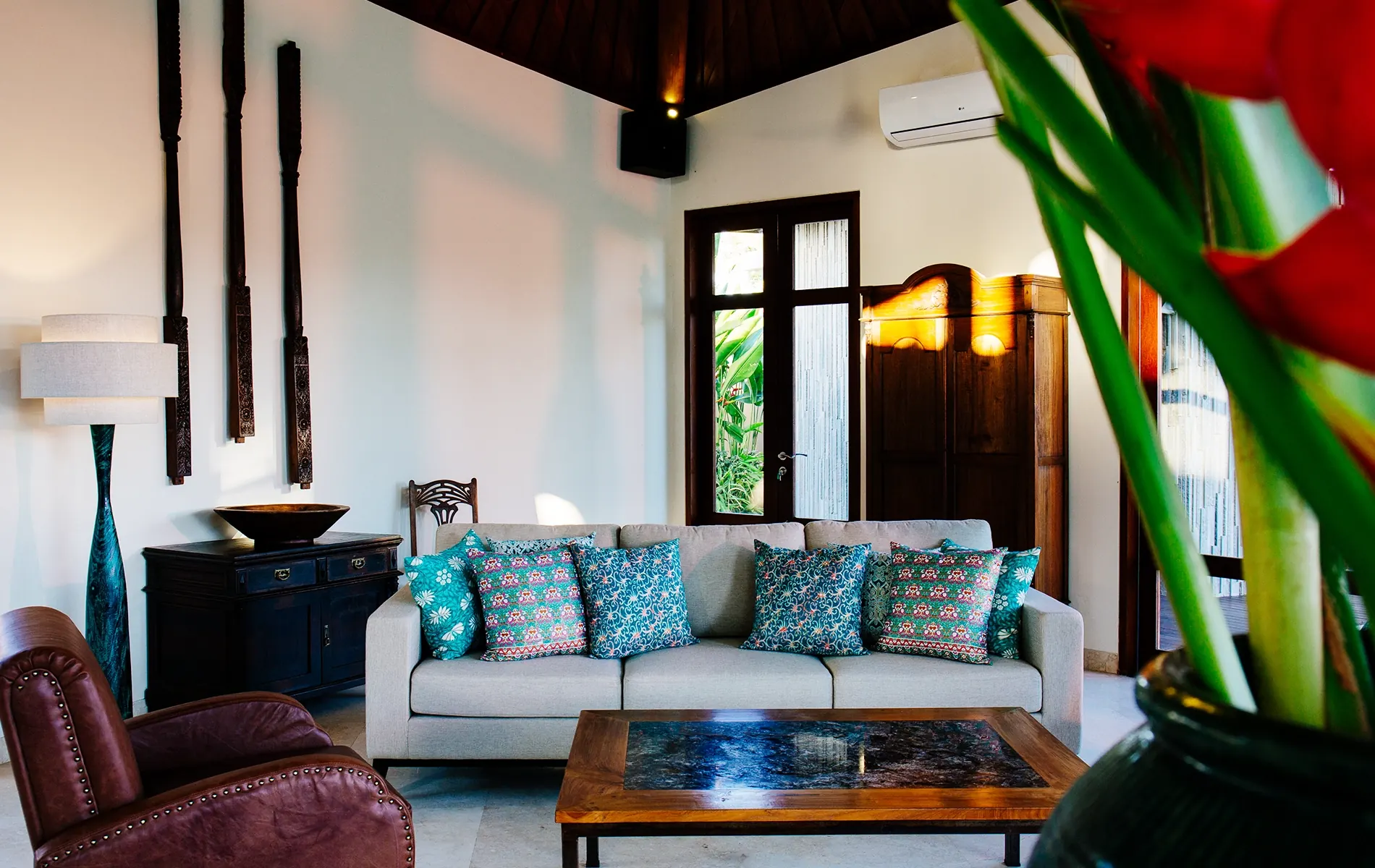 5 BR Tropical-Modern Garden Villa Seminyak — 5BR Villa Rental in Seminyak — image 3