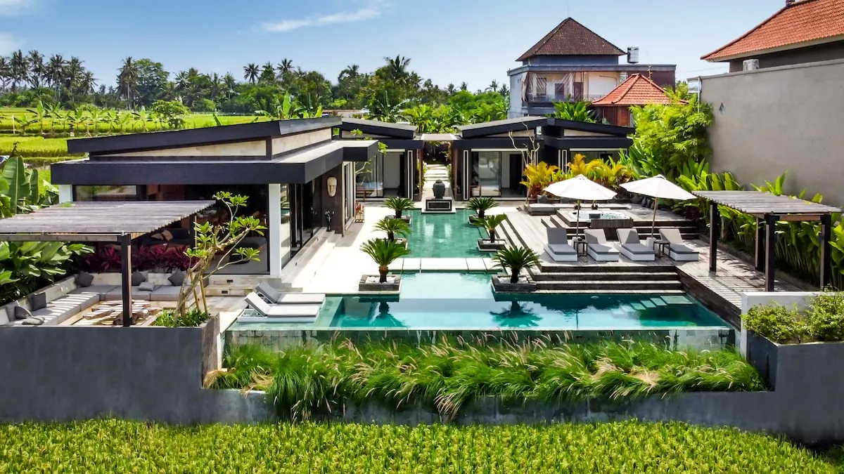 5 BR Tropical-Modern Designer Retreat Ubud — 5BR Villa Rental in Ubud — image 10