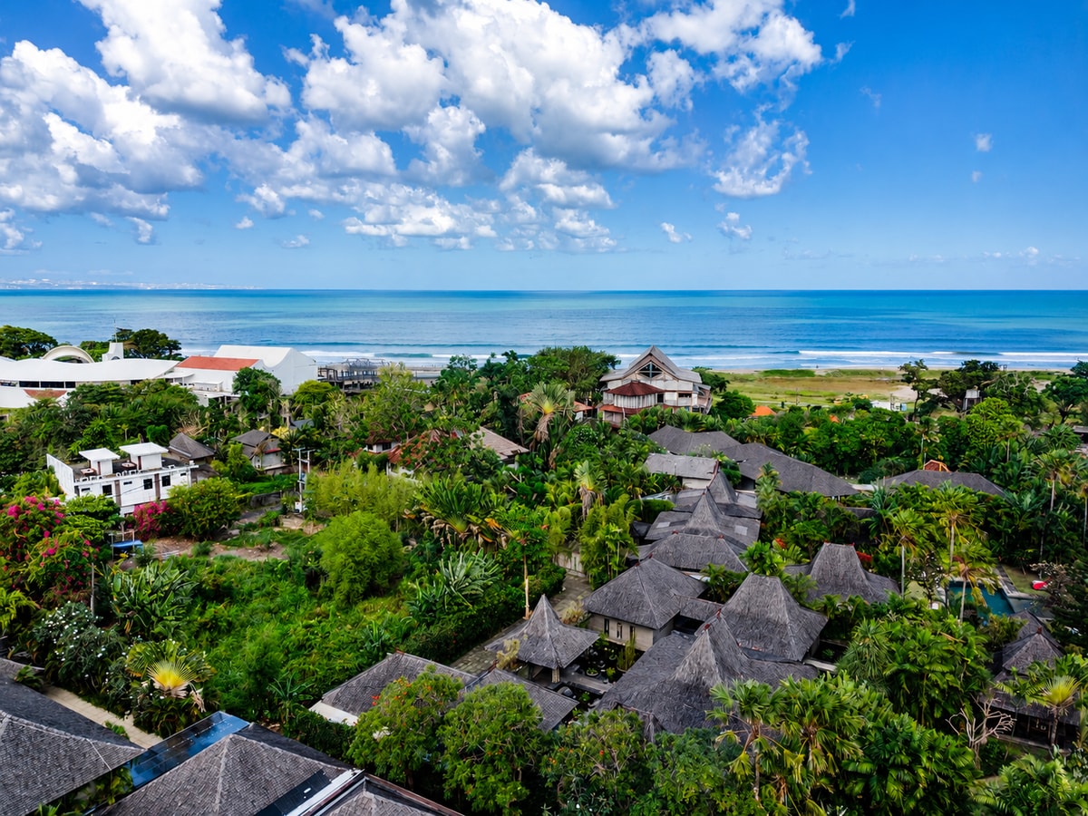 SB 410 - 1BR Suite with Balcony and Pool, Canggu - Canggu, Bali — image 9
