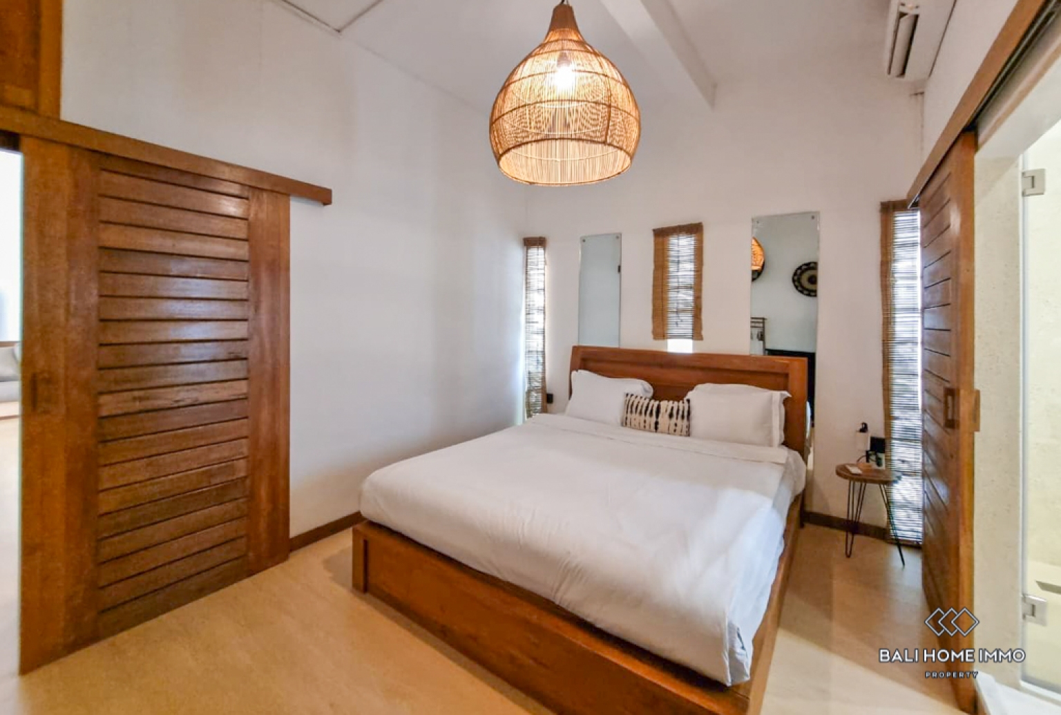 Charming 2 Bedroom Villa for Monthly Rental in Bali Seminyak Oberoi — image 8