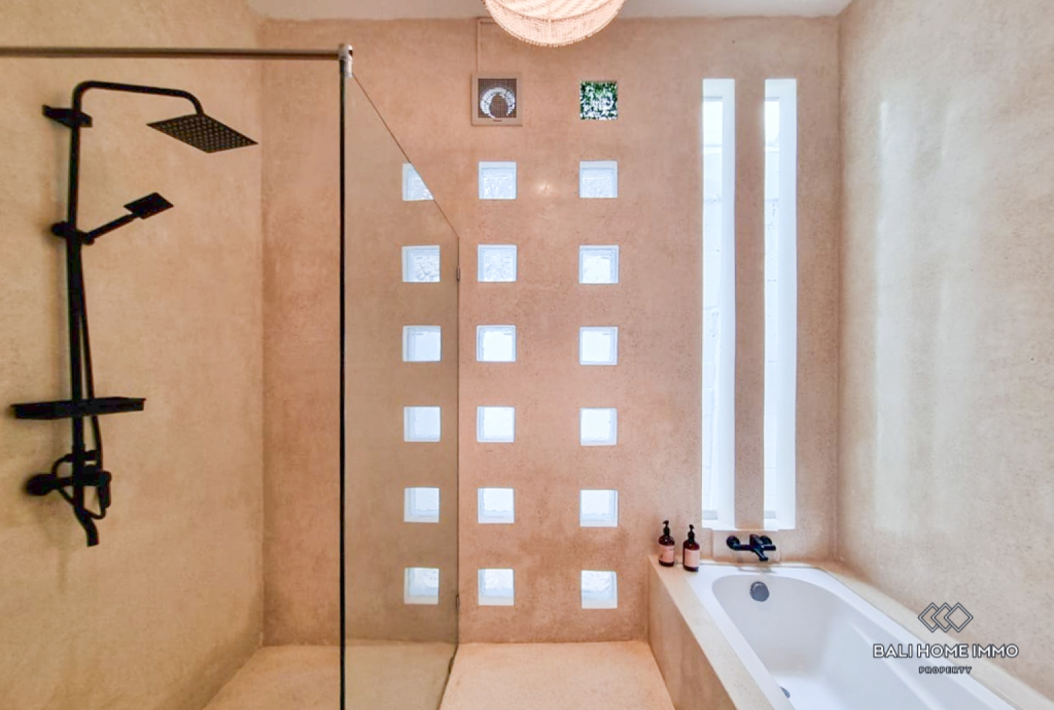 Charming 2 Bedroom Villa for Monthly Rental in Bali Seminyak Oberoi — image 12