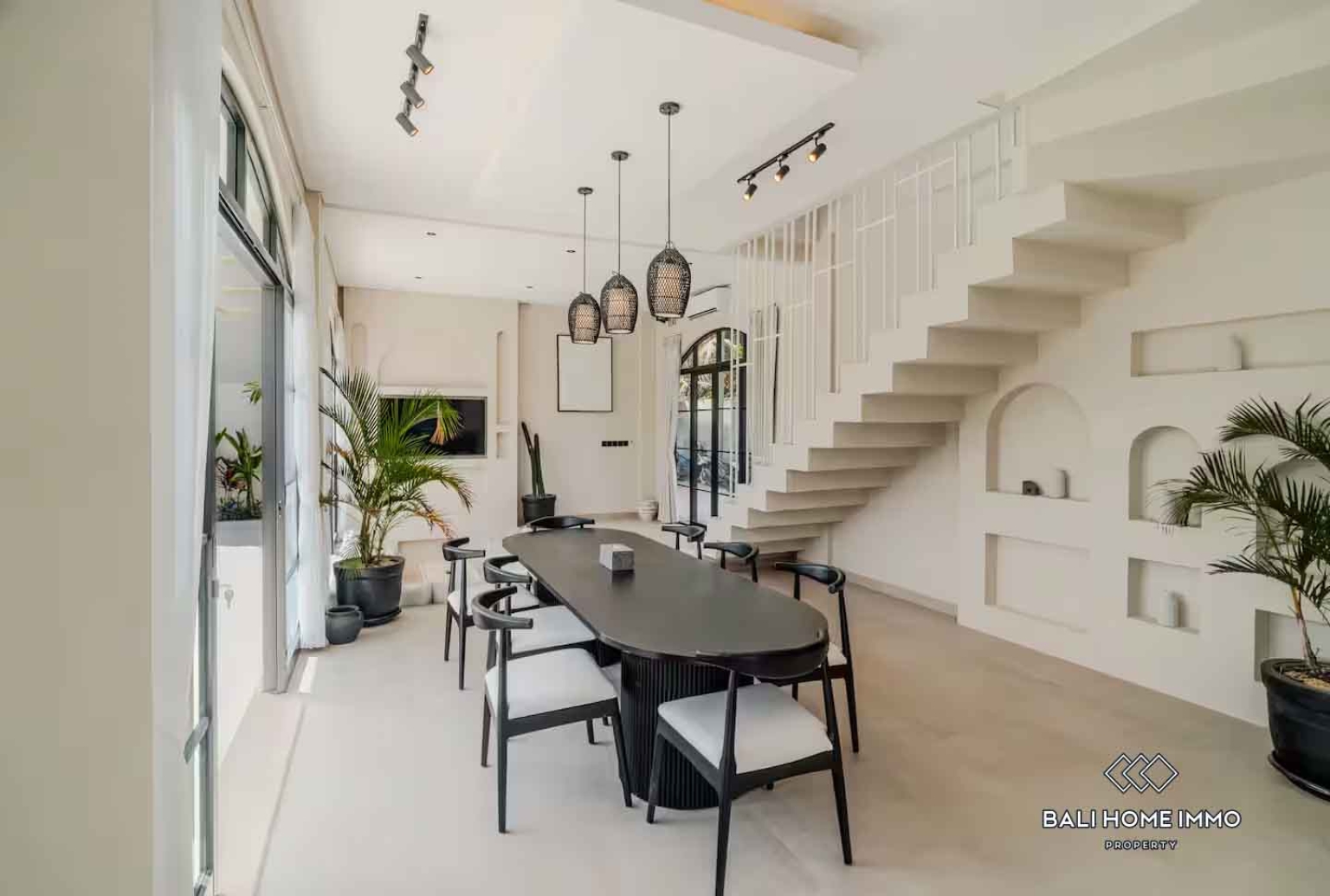 Charming 4 bedroom villa for rent in Cemagi — image 2