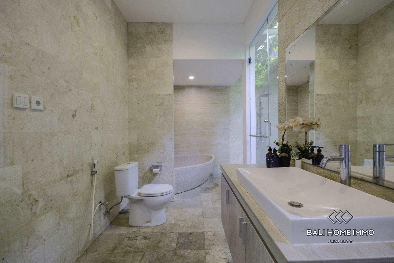 Charming 5 Bedroom Family Villa for Rent in Jimbaran — image 14