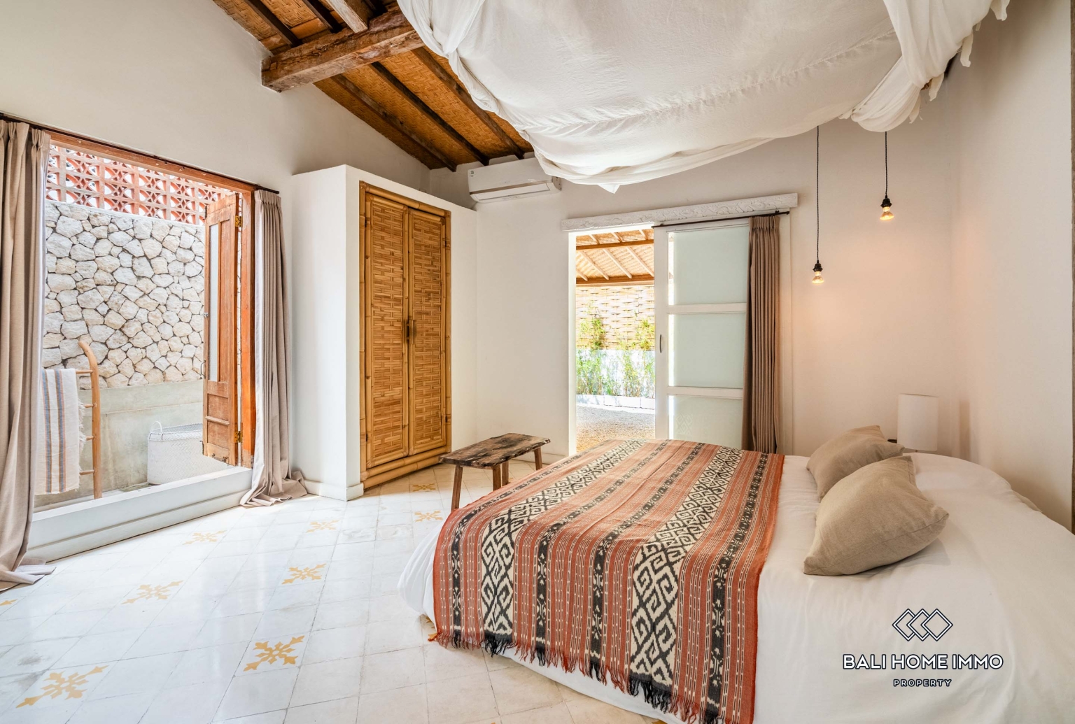 Charming Limasan Style 3 Bedroom Villa for Rental in Bali Umalas — image 12