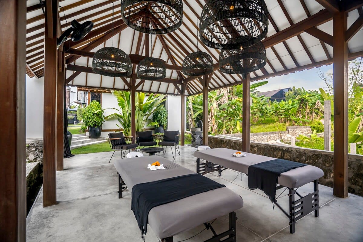Villa Bloom 2BR Studio in Canggu — image 2