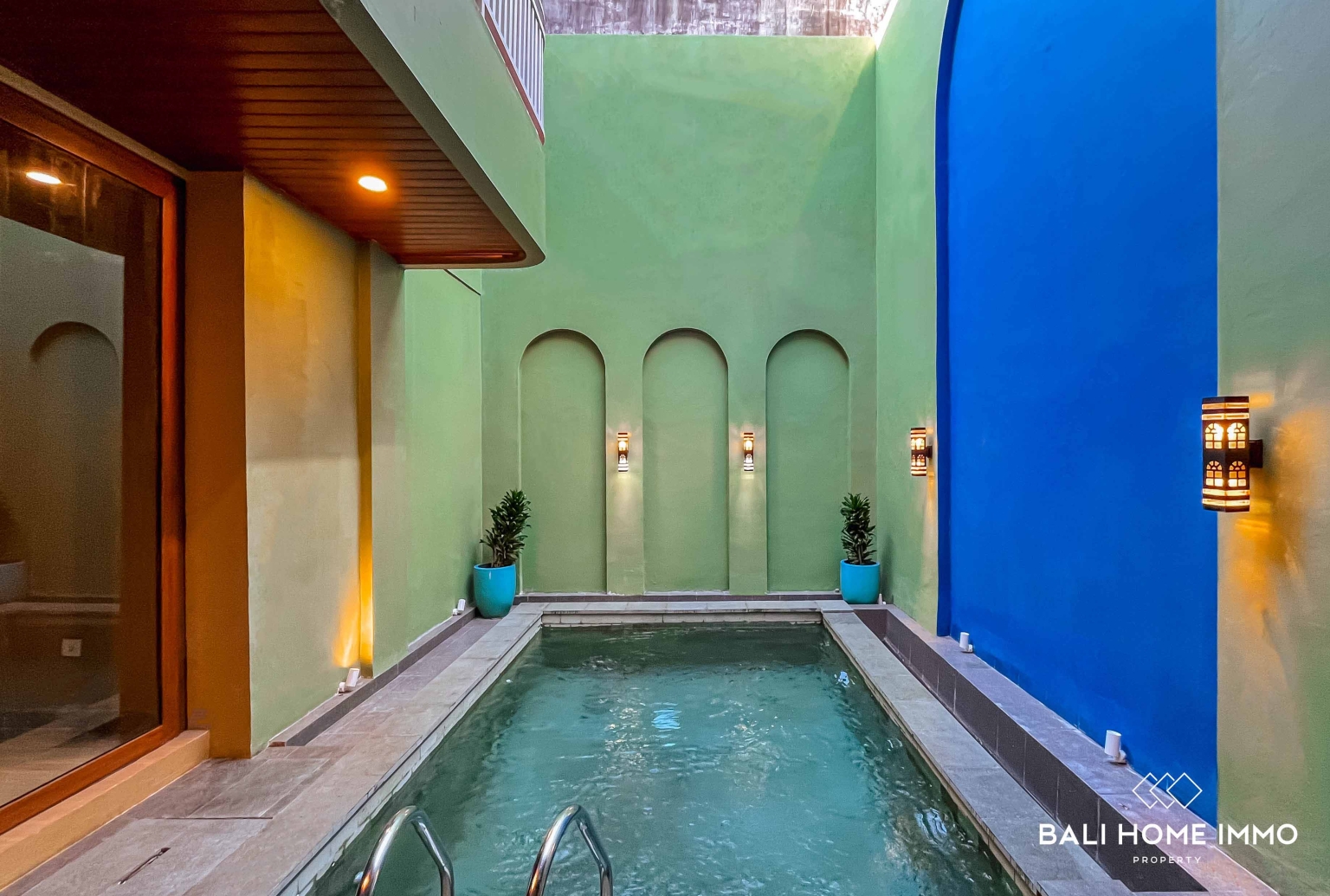 COZY 3 BEDROOMS VILLA FOR YEARLY AND MONTHLY IN BALI - JIMBARAN — image 1