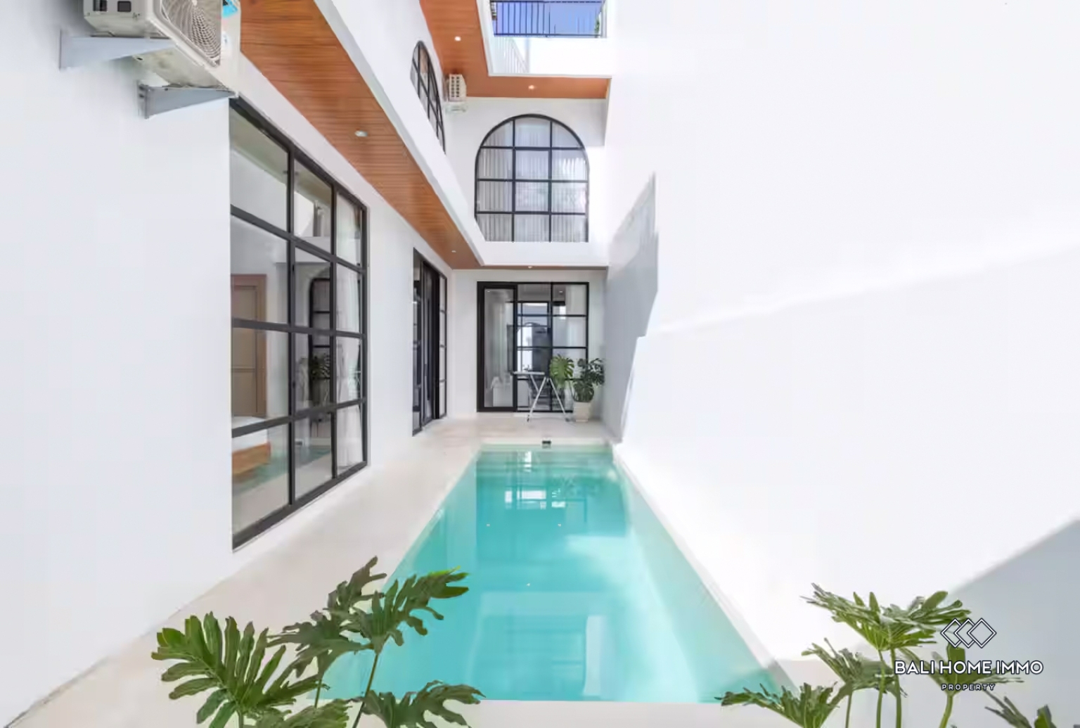 COZY 3 BEDROOMS VILLA FOR YEARLY & MONTHLY RENTAL IN BALI - UNGASAN — image 1