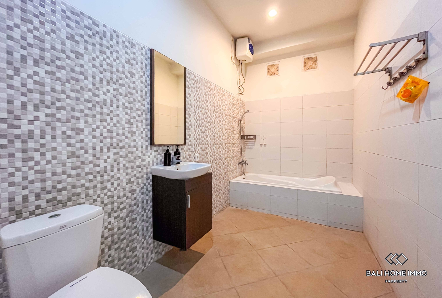 COZY 3 BEDROOMS VILLA FOR YEARLY RENTAL IN BALI - JIMBARAN — image 14
